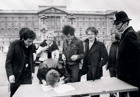 Regalo de Reyes para Sex Pistols: Despedidos de EMI