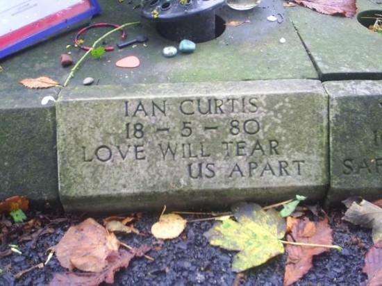 lapida-ian-curtis lapida-ian-curtis